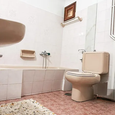 Apartament Ta Sokakia Karpenísion